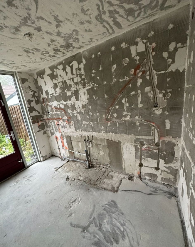 a043c550-c01c-4285-b9ff-3cc3589e4ee2 1